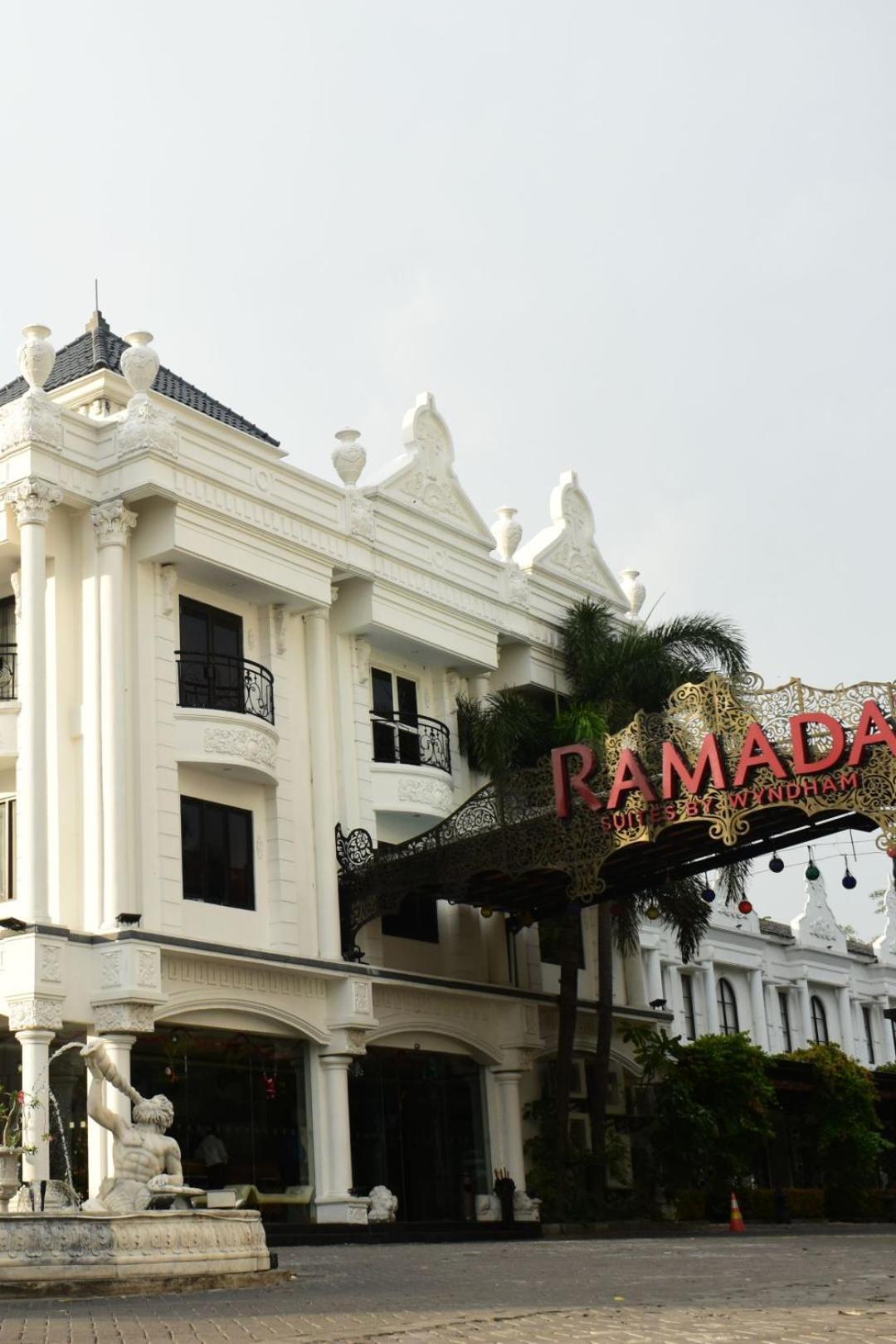 Ramada Suites By Wyndham Solo Exterior foto